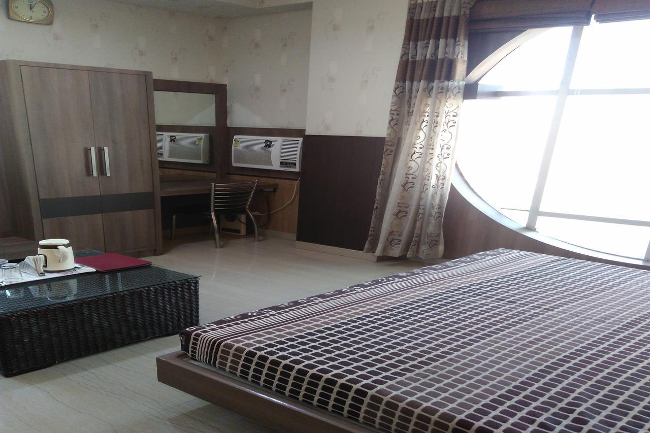 Hotel Desire Hisār エクステリア 写真